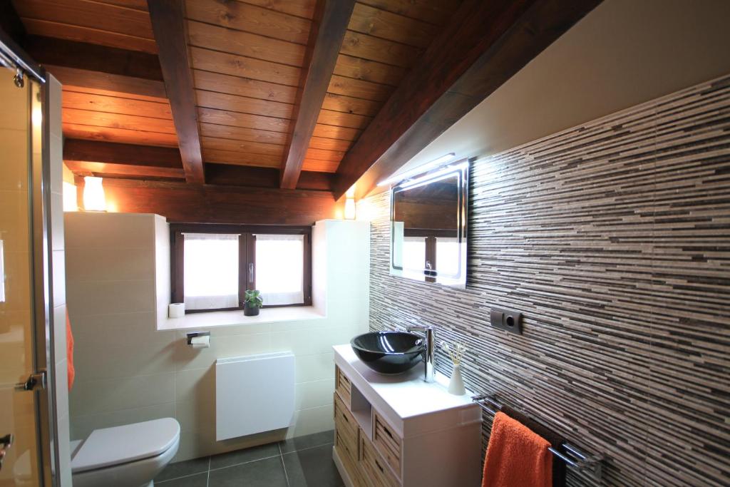 Koupelna v ubytování Casa Rural Aldekoa