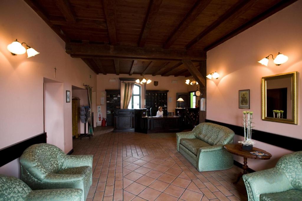 Posedenie v ubytovaní Hotel Mały Młyn