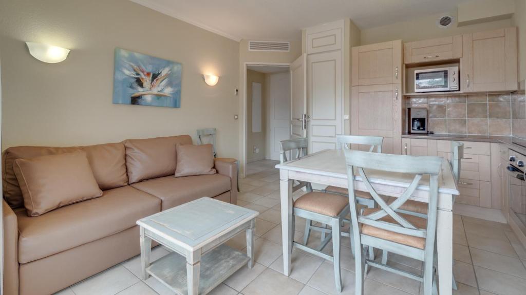 Vacancéole – Le Domaine de Camiole - Appartement D'une Chambre