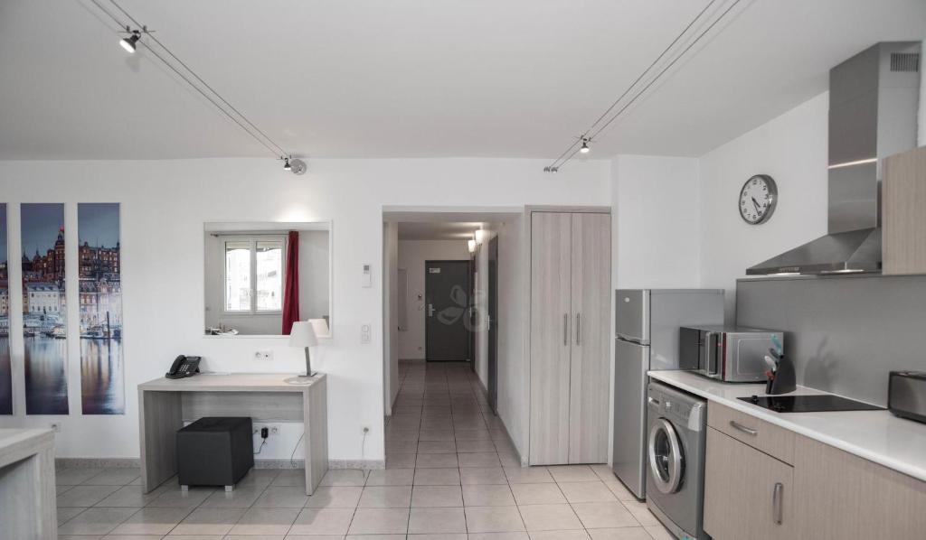 Privilège Hôtel & Apparts Eurociel Centre Comédie - Resim 24