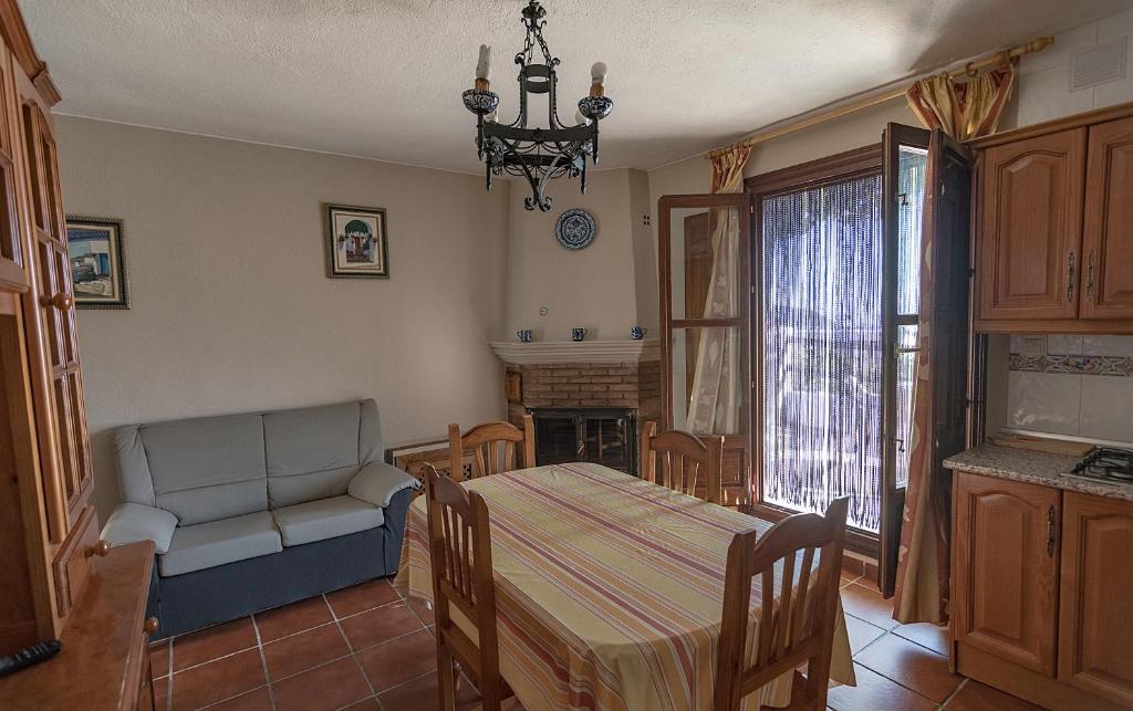 Una cocina o zona de cocina en Apartamentos Rurales Las Chimeneas