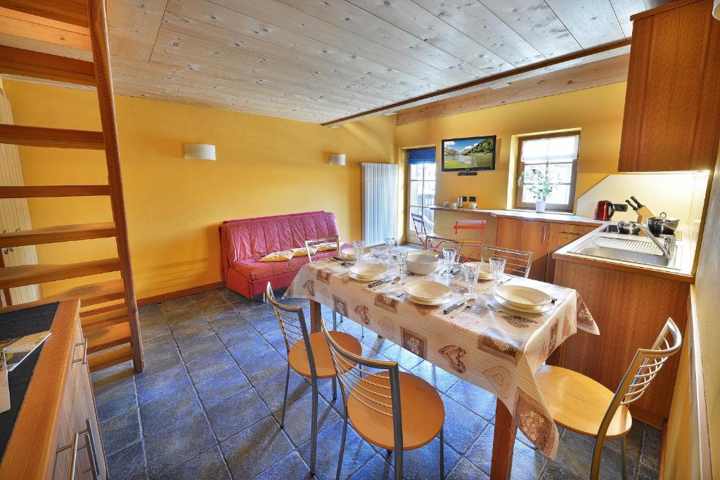 Kuchyň nebo kuchyňský kout v ubytování Chalet Matteo