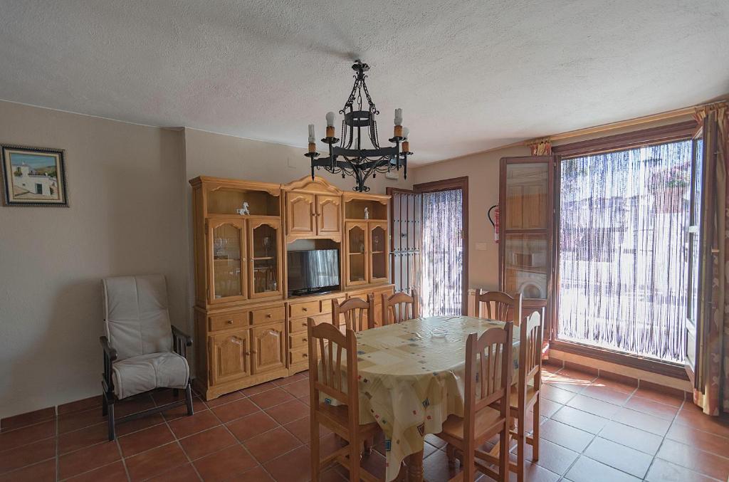 Una cocina o zona de cocina en Apartamentos Rurales Las Chimeneas