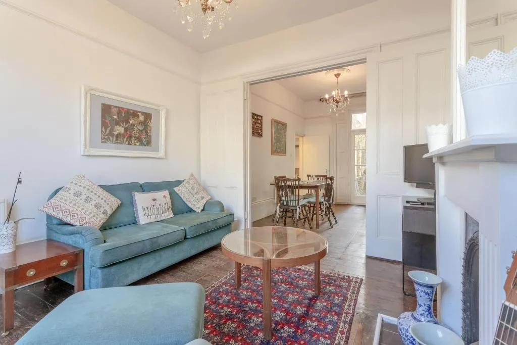 Bright 1 Bedroom Flat in Finsbury Park, Londra, Marea Britanie