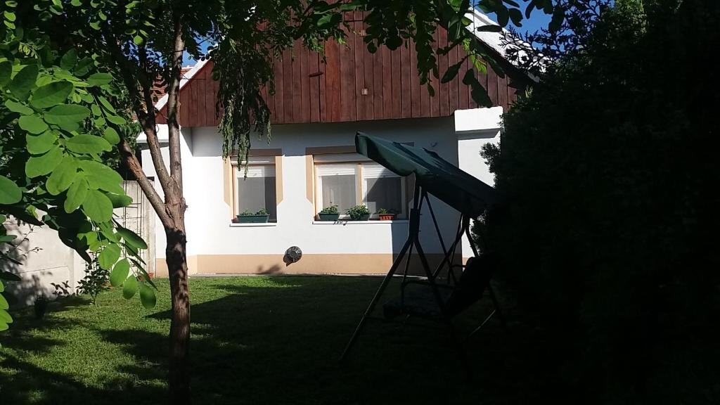 Zahrada ubytování Júlia Vendégház Sarród
