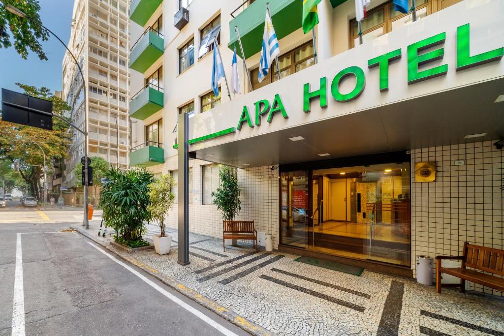 リオデジャネイロにあるInfinity Copacabana, Ex-APA Hotelの通り沿いのアーアーホテルのファサード