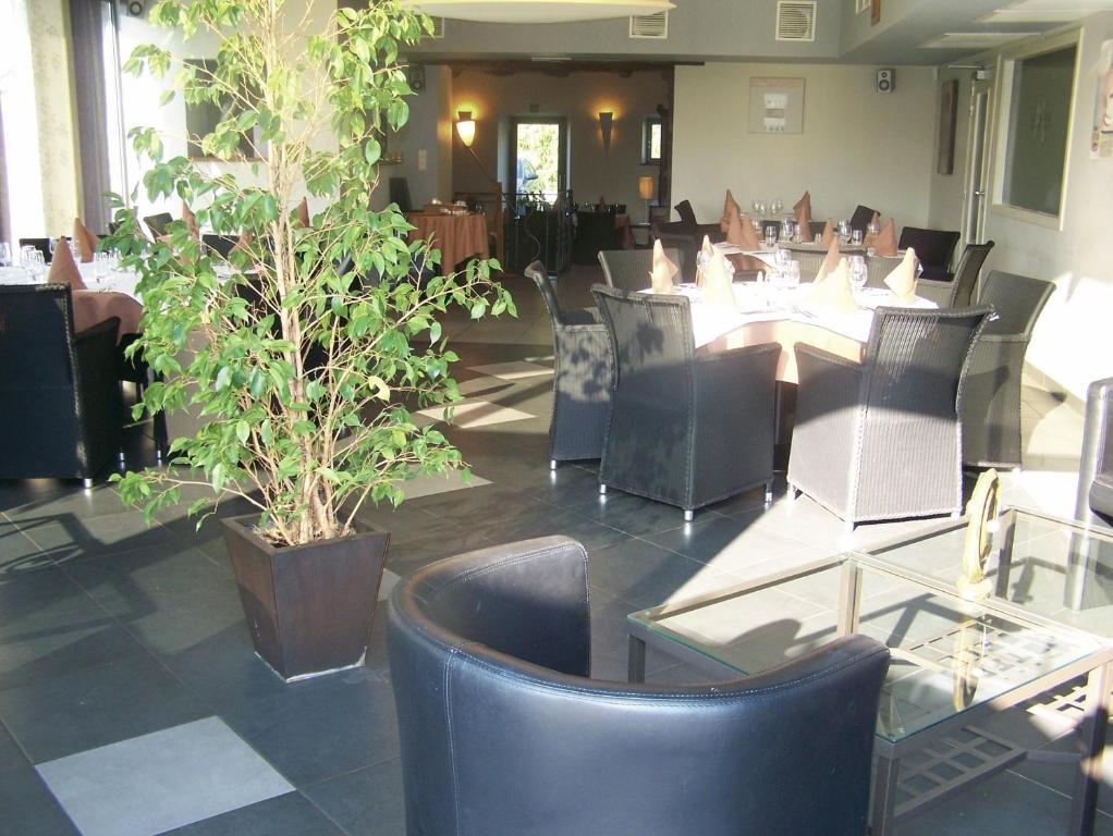 Restaurace v ubytování Hotel Les Mignees