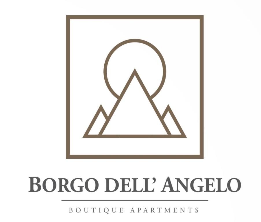 een logo voor de boetiekappartementen bergamo delle anglia bij Borgo dell’Angelo in Castelmezzano