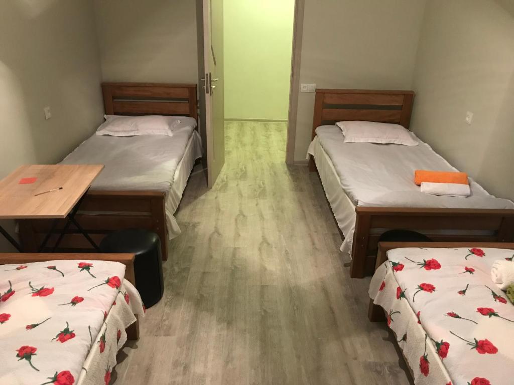 Ένα ή περισσότερα κρεβάτια σε δωμάτιο στο Home of Bella & Tamo