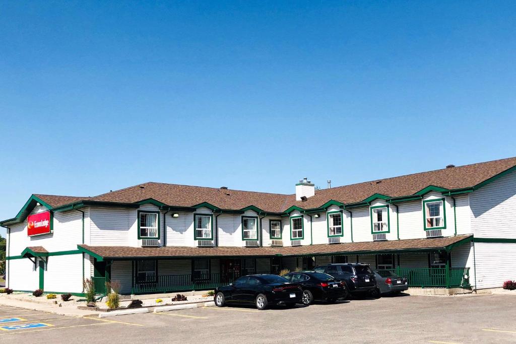 Econo Lodge, Okotoks (updated prices 2024)
