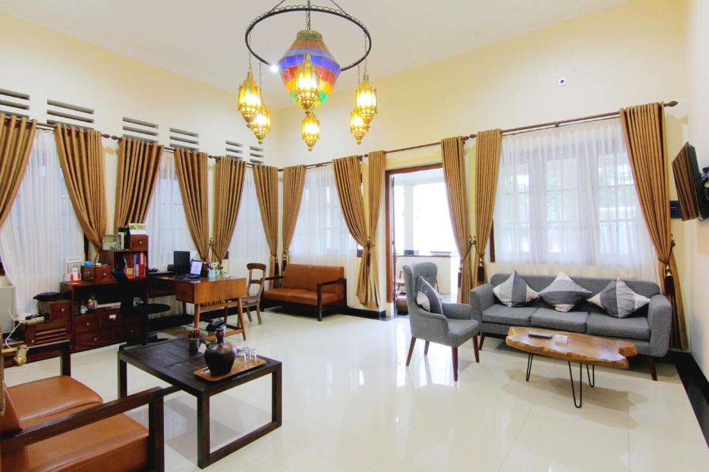 Posezení v ubytování Musafir Guest House Syariah