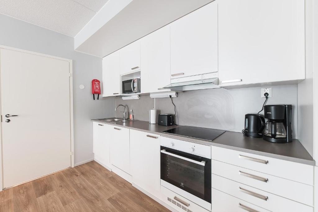 Forenom Serviced Apartments Vantaa Neilikkatie - Three-Bedroom Apartment