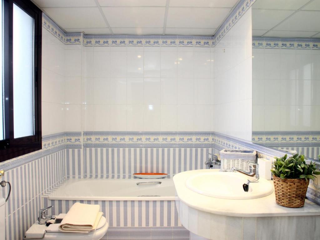 Saavedra Free Parking Cordoba Center - 6