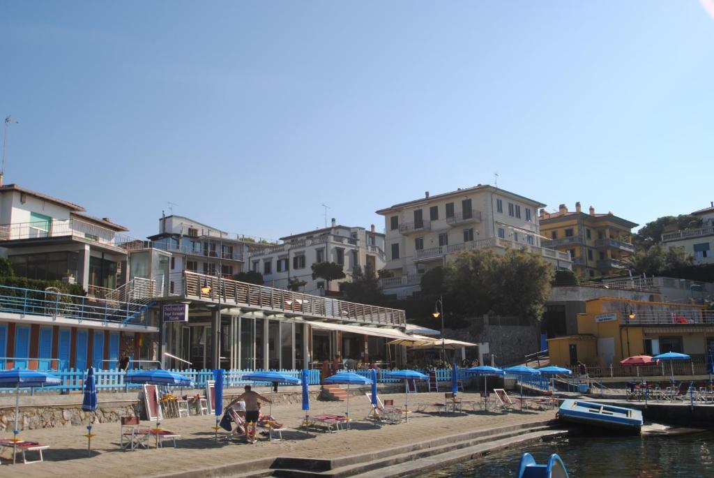 The swimming pool at or close to Villa Fiorella
