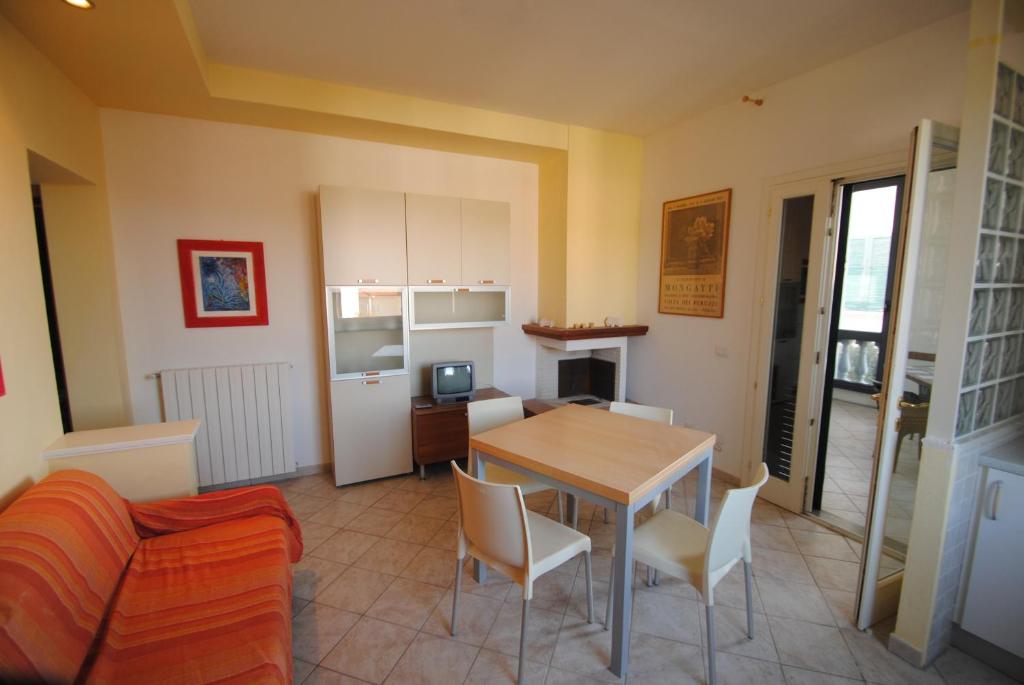 A kitchen or kitchenette at Villa Fiorella