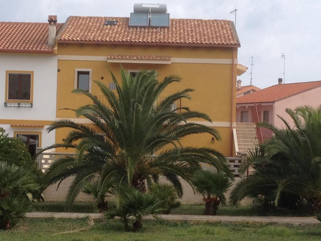 La Casa Gialla a Carloforte - Monolocali con Giardino