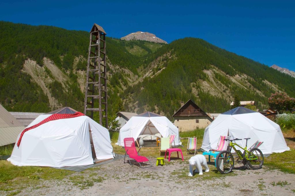 Příroda nedaleko luxury tent