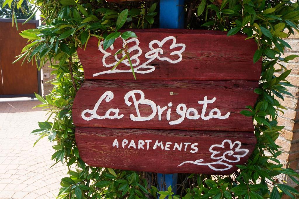 Certyfikat, podpis lub inny dokument wystawiony w obiekcie LA BRIGATA APARTMENTS Suite Room