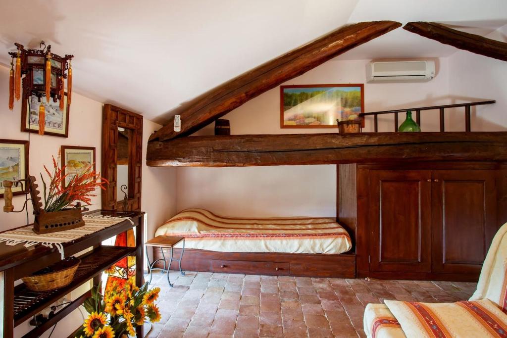 Posteľ alebo postele v izbe v ubytovaní Villa Praiola - Exclusive seafacing mansion with pool and Jacuzzi