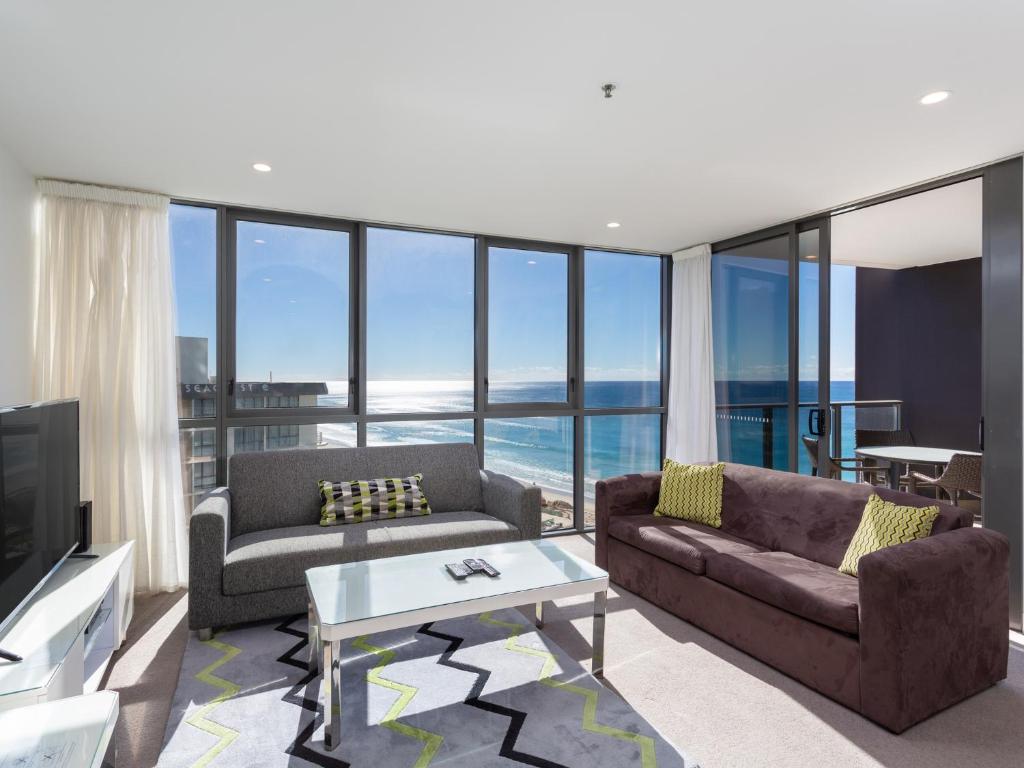 Serain Residences On Surfers - Middle Level Apartment With Sea View