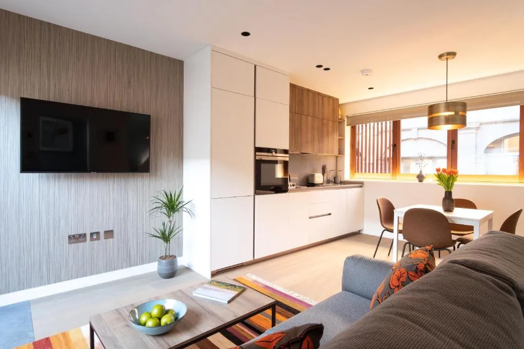 Mirabilis Apartments, Wells Court, London, United Kingdom