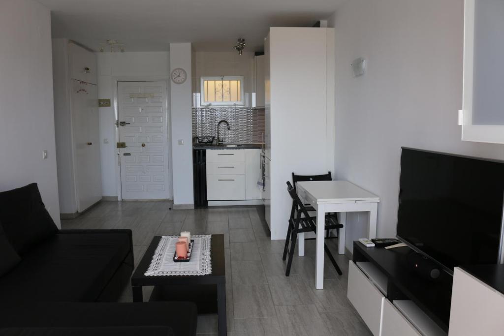Kuchyňa alebo kuchynka v ubytovaní EXKLUSIVA LÄGENHET I BENALMADENA
