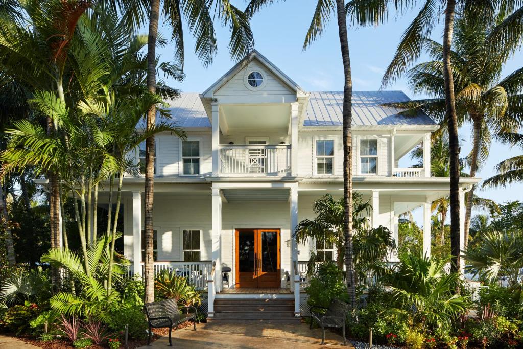 Ein Garten an der Unterkunft Parrot Key Hotel &amp; Villas