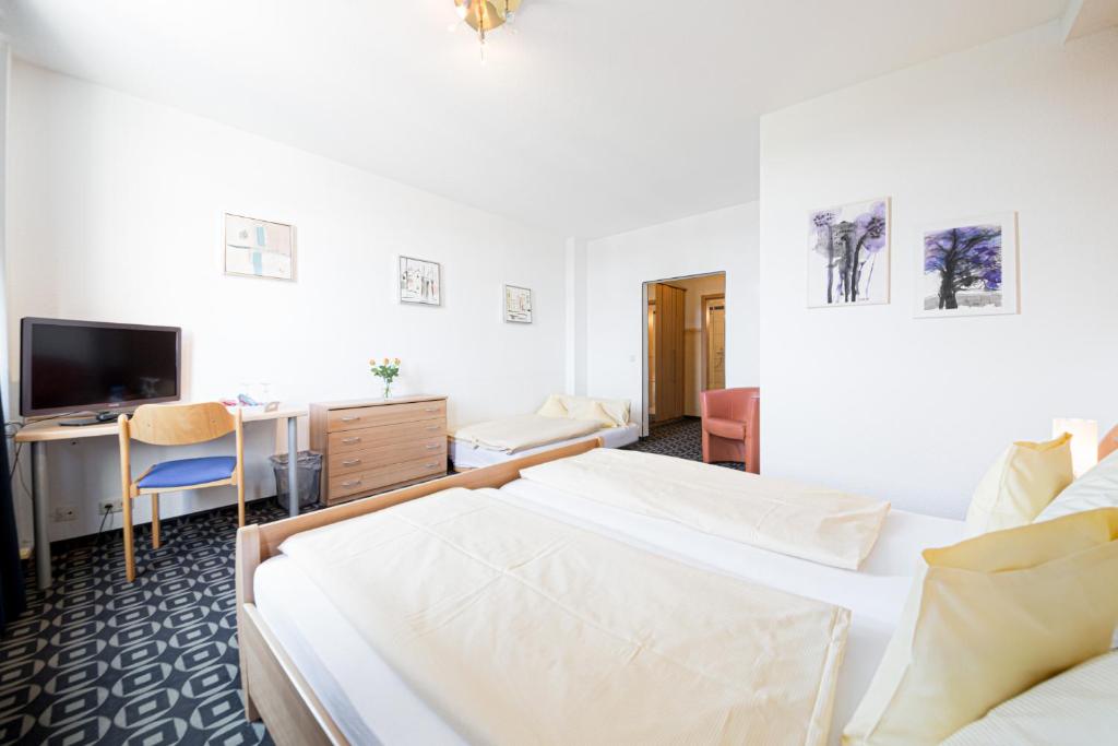 Europa Hotel Garni free parking - Quadruple Room