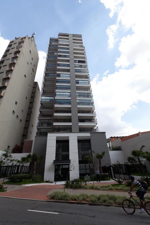  Elegancia e Conforto no Centro com garagem e Internet 50MB