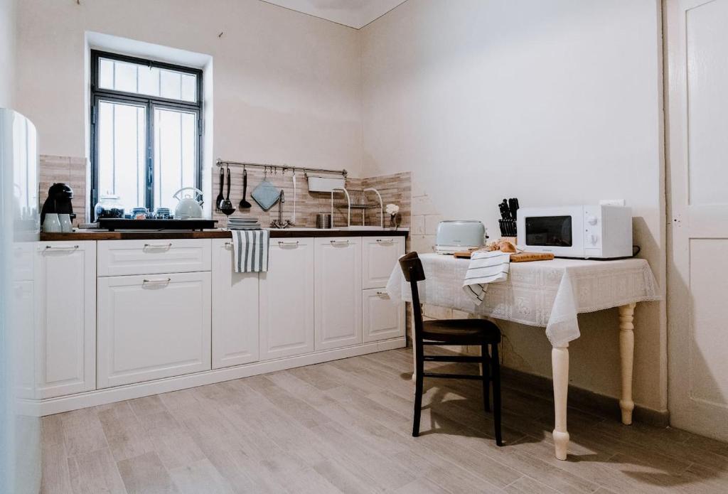 Kuchyňa alebo kuchynka v ubytovaní La Quiete del Roero - Casa Vacanze nel verde