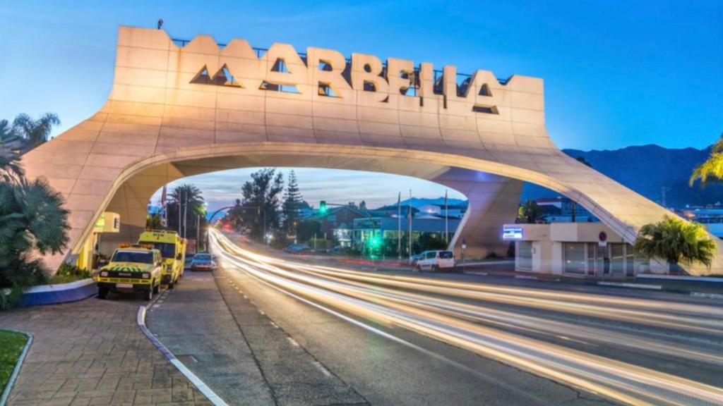 Zdjęcie z galerii obiektu MARBELLA ALICATE BEACHFRONT - Luxury Apartment-2 w Marbelli