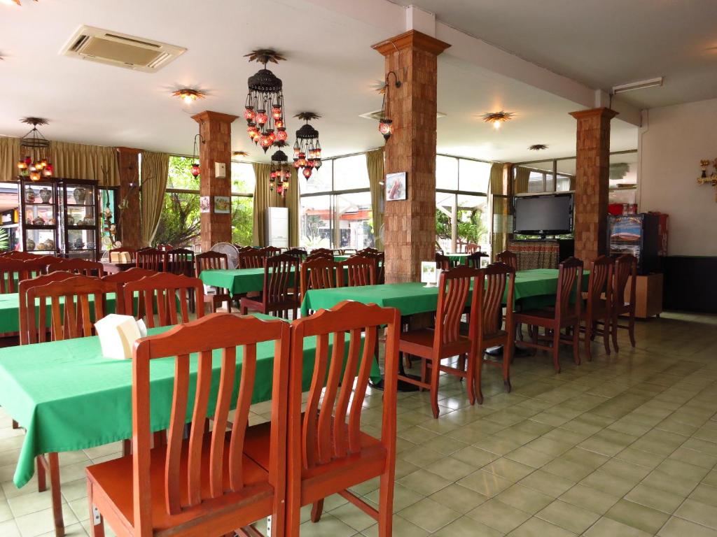 Restaurace v ubytování Sirin Hotel Hua Hin