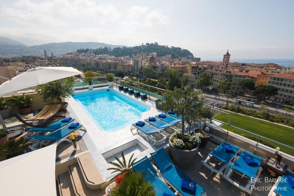 Bazén v ubytování Hotel Aston La Scala nebo v jeho okolí