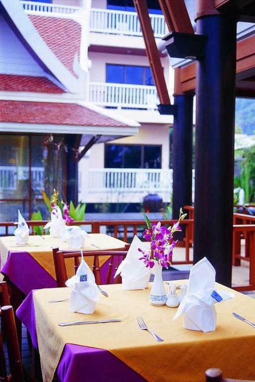 Restaurace v ubytování Kata Poolside Resort SHA Extra Plus