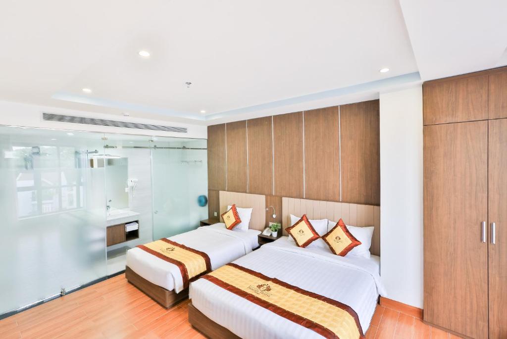 Prague Saigon Airport Hotel - Deluxe Family Room