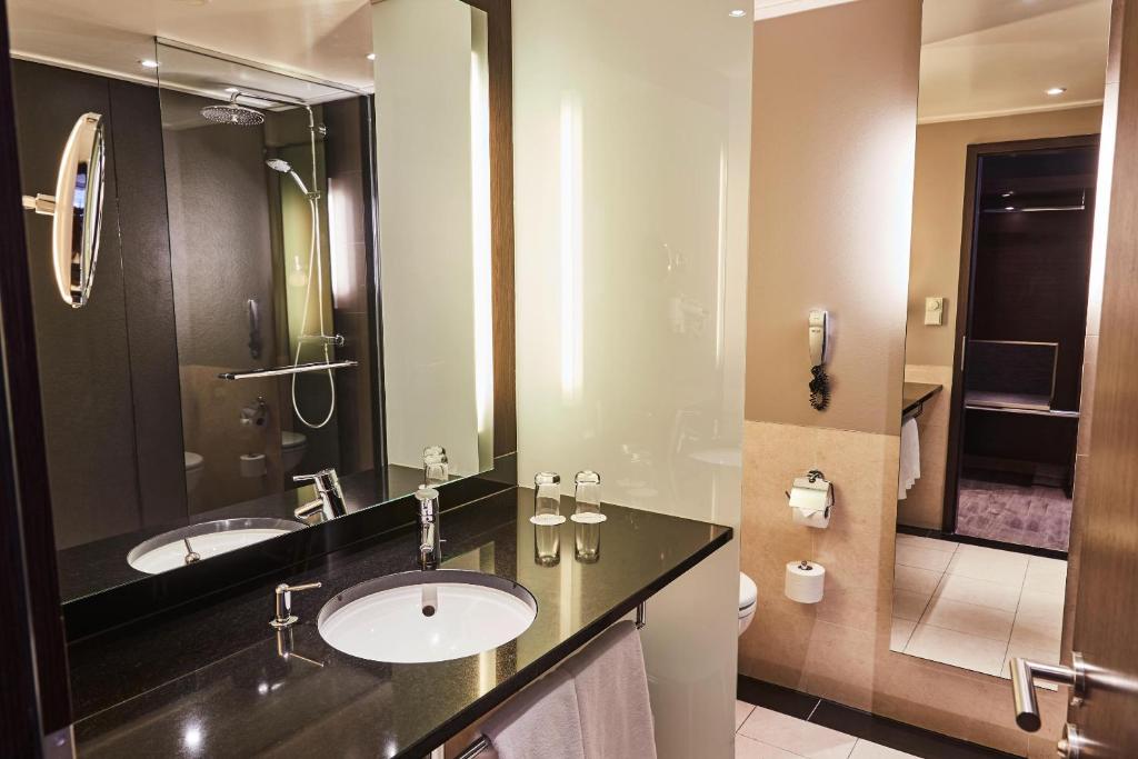 Koupelna v ubytování Steigenberger Hotel de Saxe