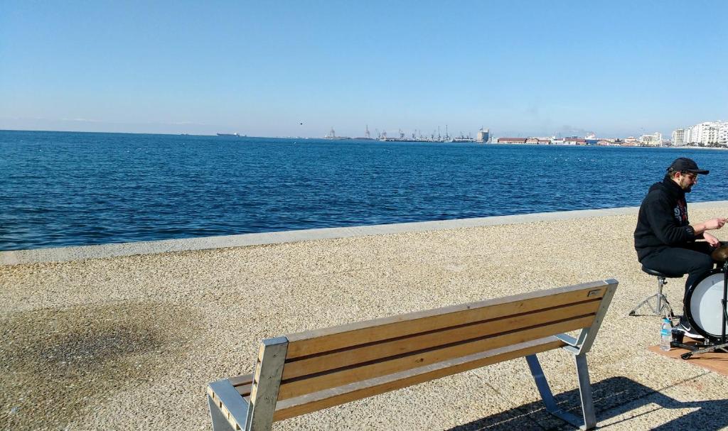Hostia v ubytovaní CENTER in the city near the sea and conference center of concert hall