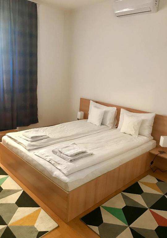 Cristi's Rooms - Pensiune - Chambre Double De Luxe