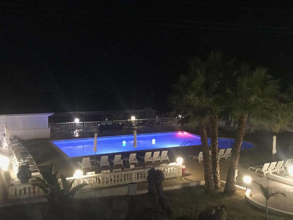 Bazén v ubytování Hotel Diamond Residence nebo v jeho okolí