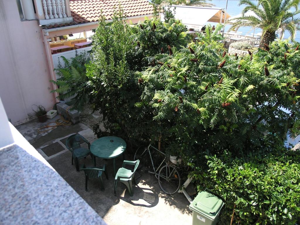 Ogród w obiekcie vala apartmani