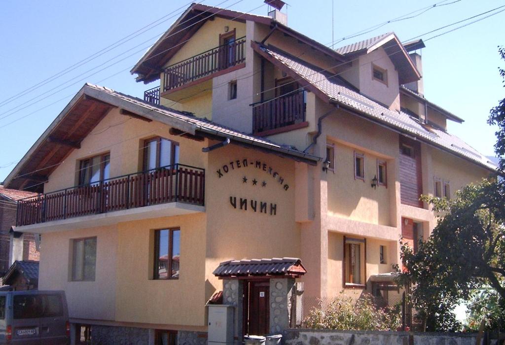 Budova, kde se hotel nachází