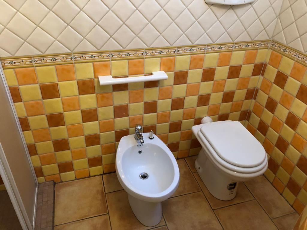 A bathroom at DaCapo Rooms