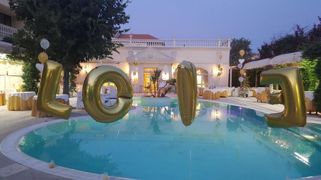 The swimming pool at or close to Park Hotel Campitelli