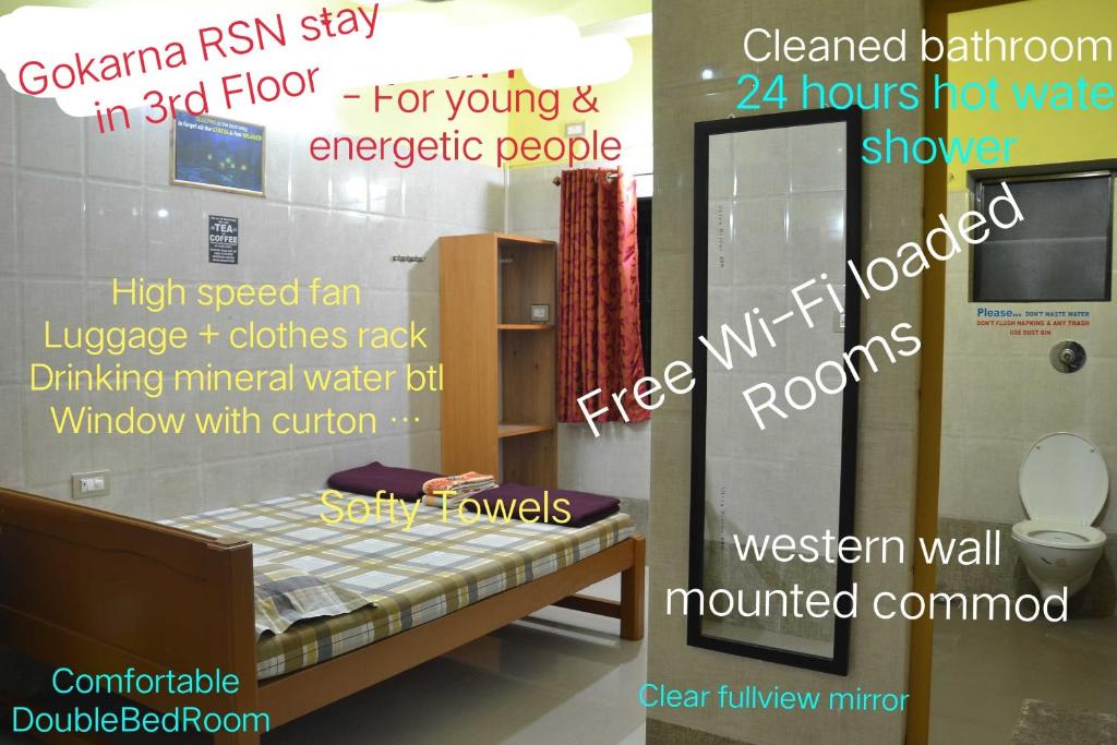 un letto a baldacchino di una camera con letto e doccia di Gokarna RSN STAY in Top Floor for the Young & Energetic people of the Universe a Gokarna