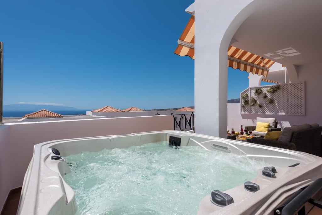 VILLA ATLANTIC VIEW with JACUZZI, Adeje – Precios ...