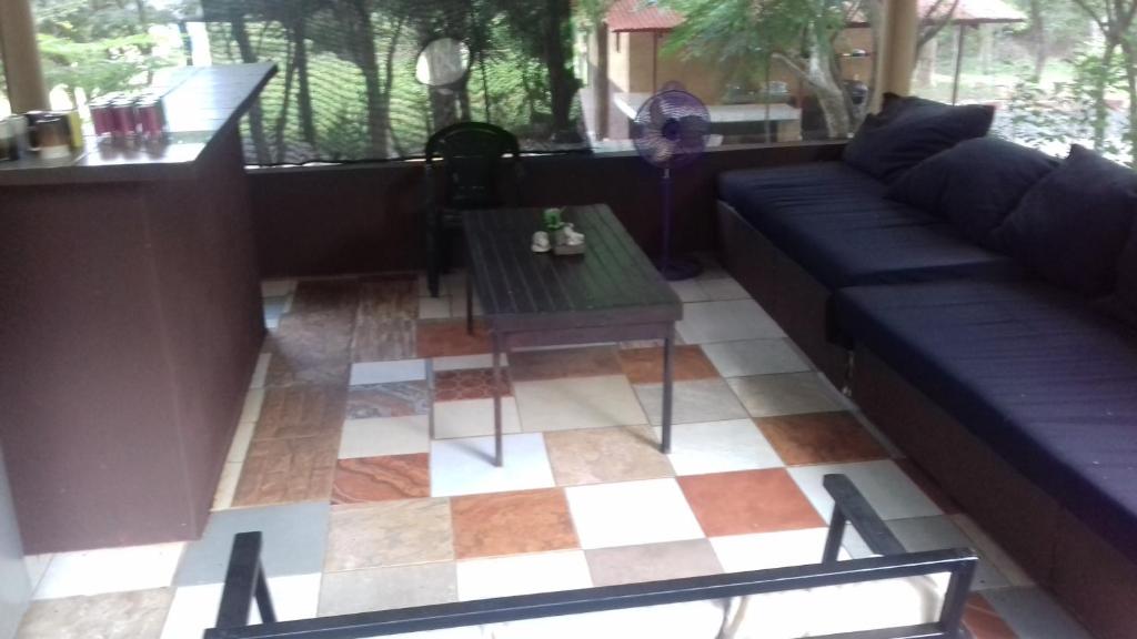 Posezení v ubytování Villa De Los Monos, casitas equipadas en Guanacaste