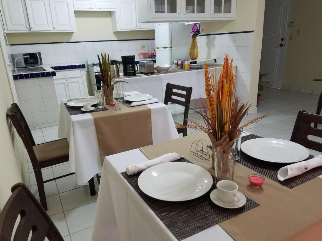 Kuchyň nebo kuchyňský kout v ubytování MH Boutique Hotel