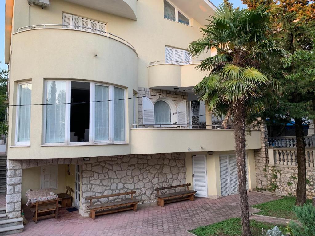Budova, kde se apartmán nachází
