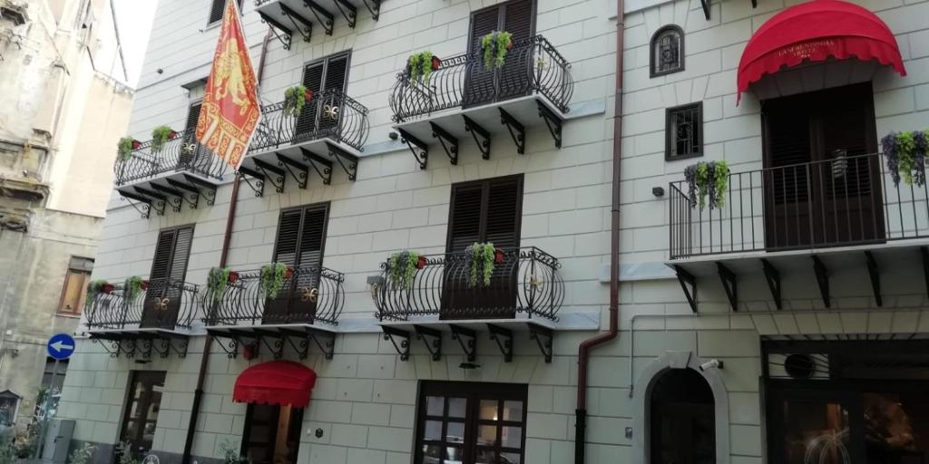 Budynek, w którym mieści się hotel