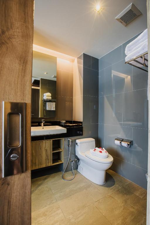 Rak Elegant Hotel Patong - 12